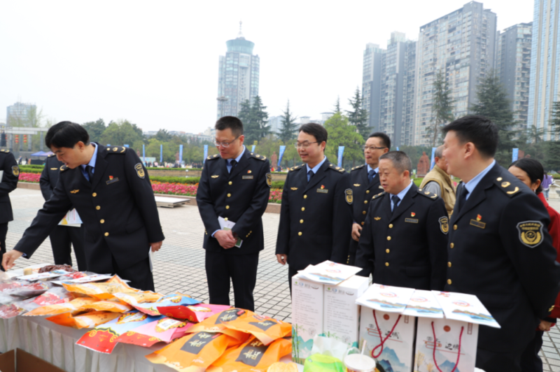 彝乡山货香飘嘉州城——峨边星耀食品亮相乐山“3·15”宣传活动侧记